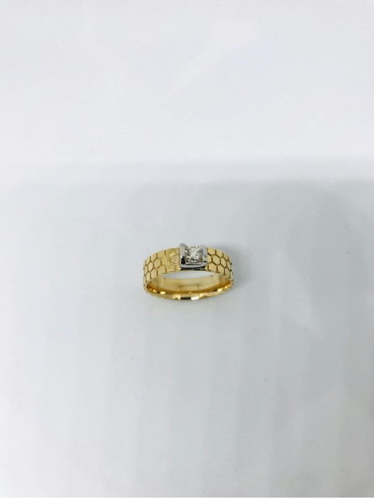 Matte finish comfort ring