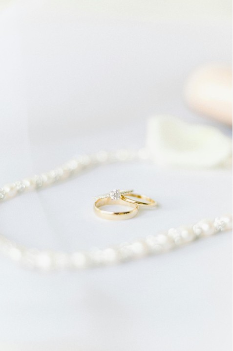 Gold pendant with bezel-set gemstone