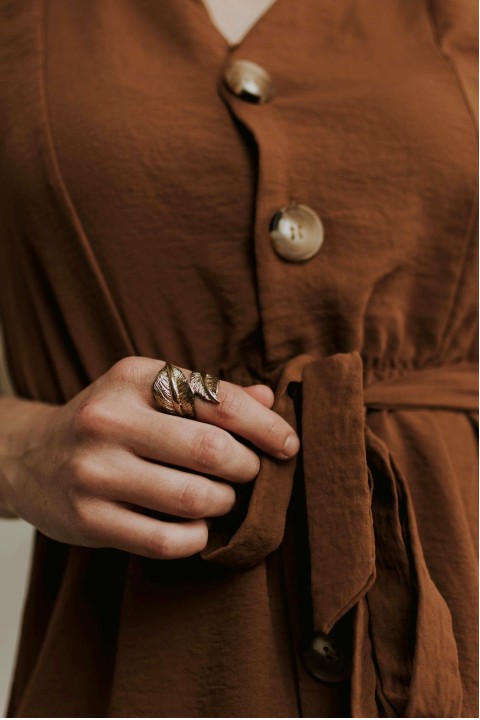 Ring with circle motif